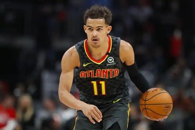 现场支持！郭艾伦来到现场观战中国男篮VS日本男篮